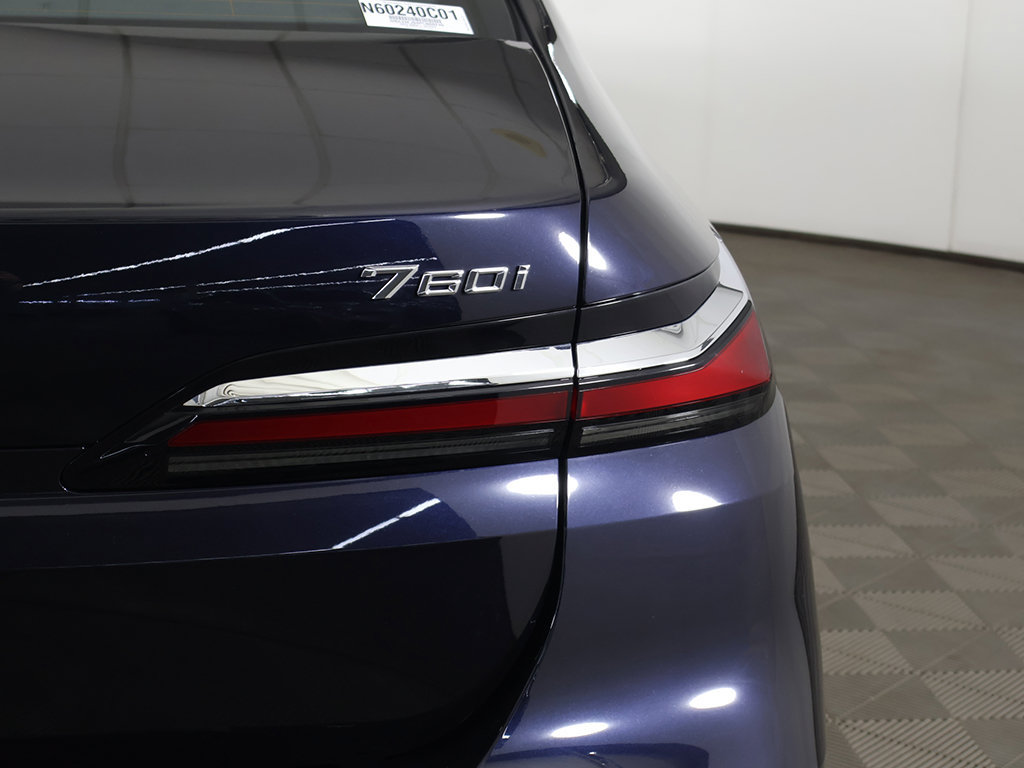 Used 2023 BMW 760i xDrive AWD/4WD image 19
