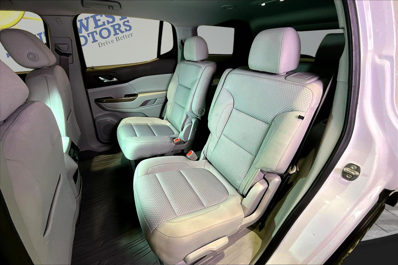Used 2022 GMC Acadia SLE FWD image 22