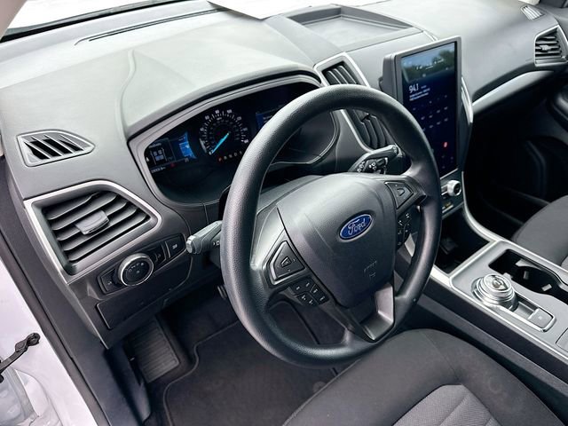 Used 2024 Ford Edge SE w/ Black Appearance Package image 9