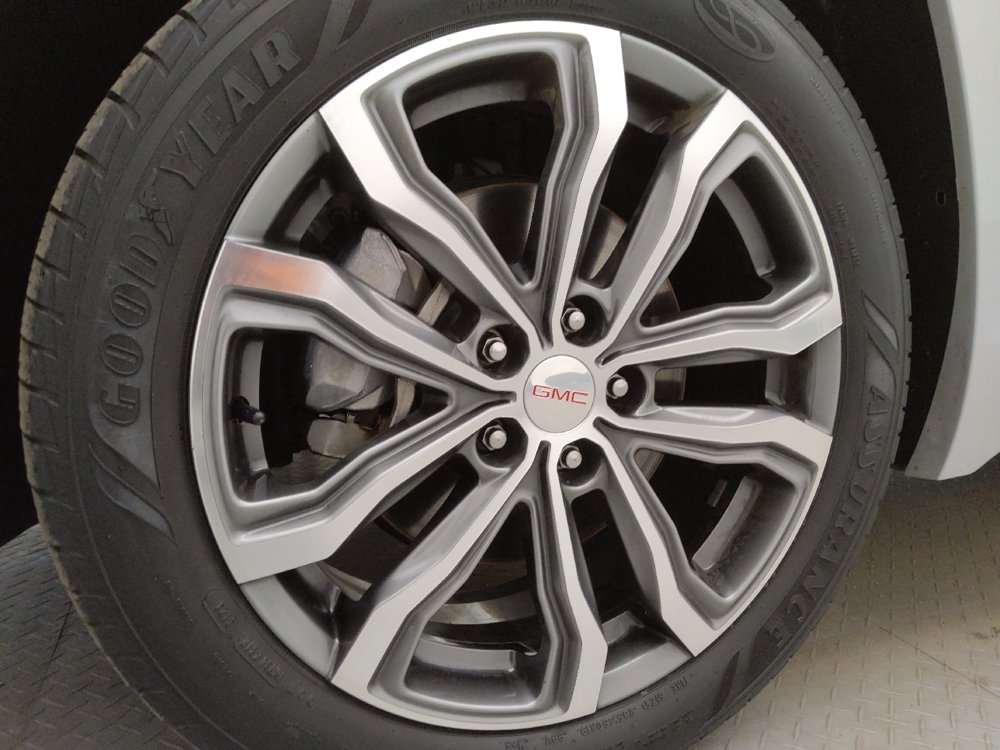 Used 2018 GMC Terrain Denali w/ Advanced Safety Package FWD image 31