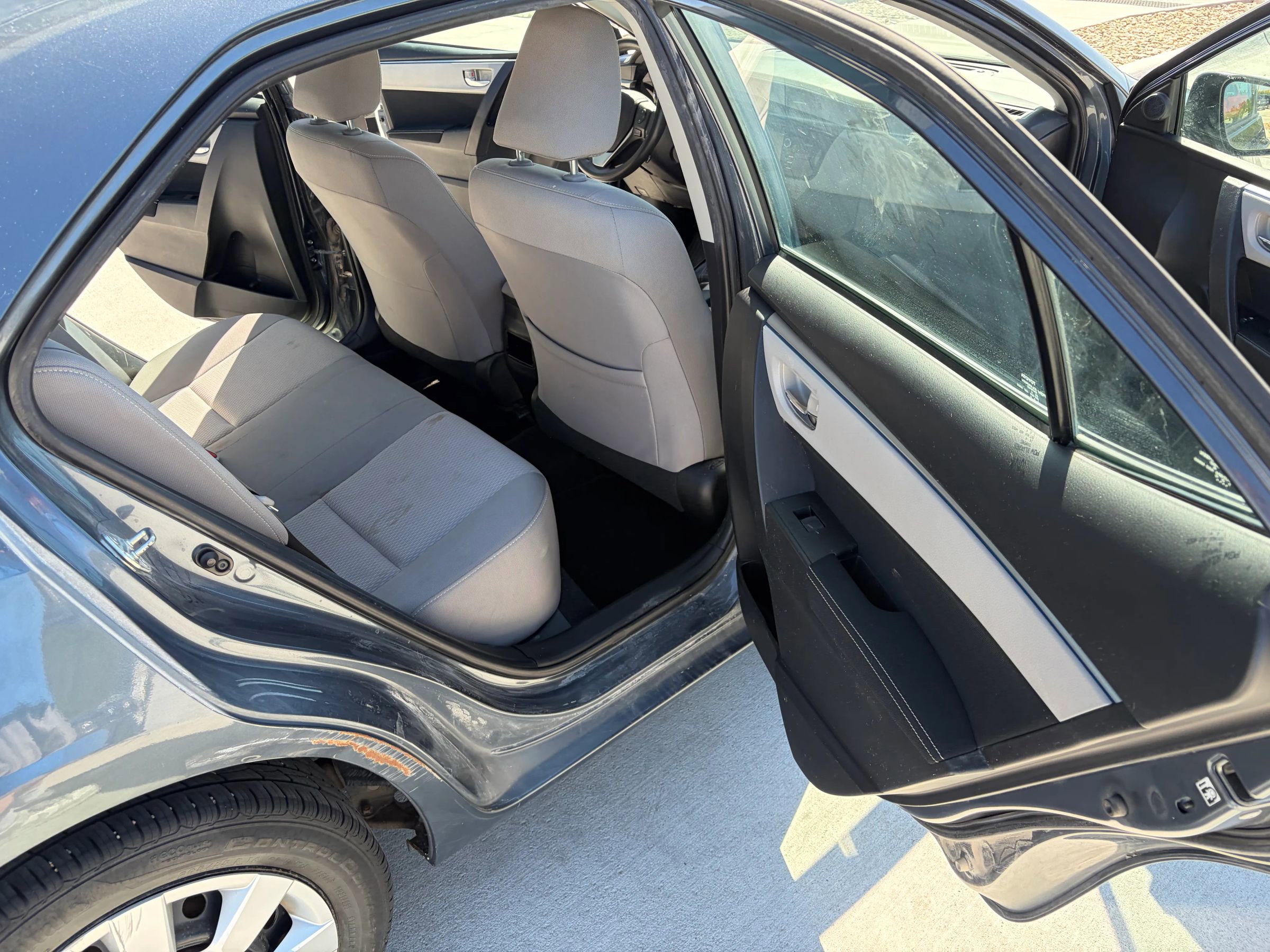 Used 2015 Toyota Corolla LE FWD image 11