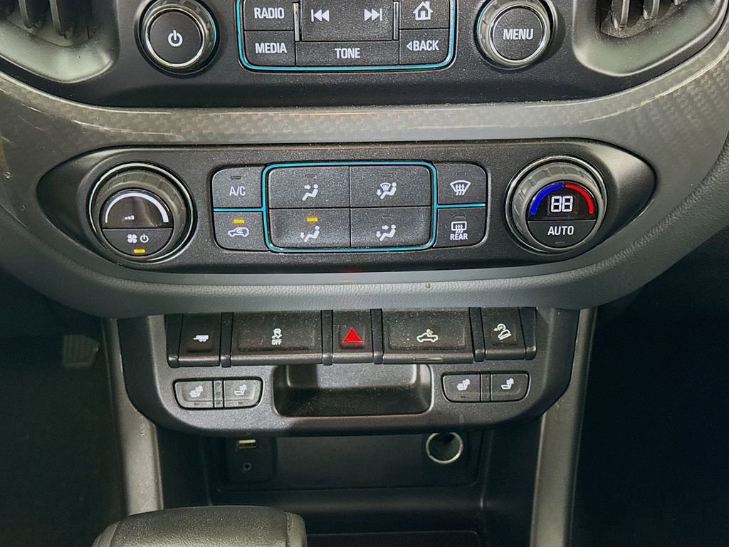 Used 2015 Chevrolet Colorado Z71 image 16