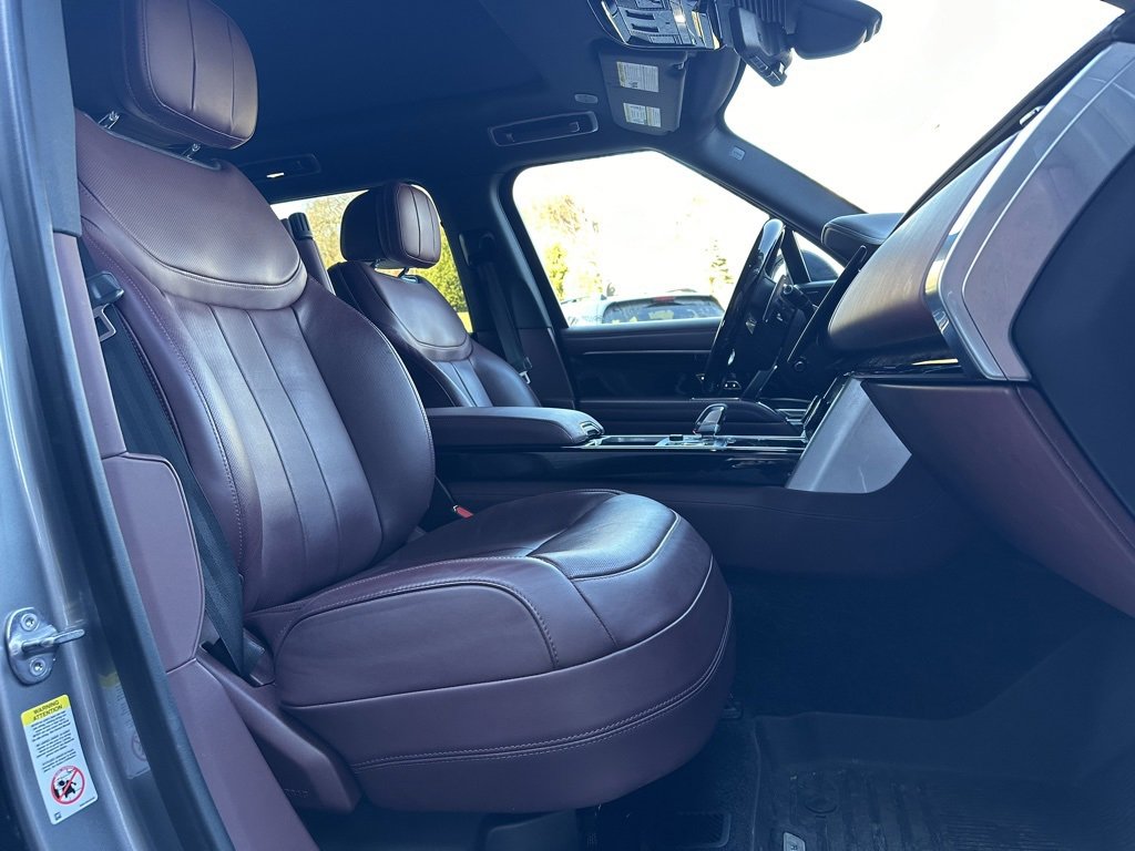 Used 2023 Land Rover Range Rover SE image 20