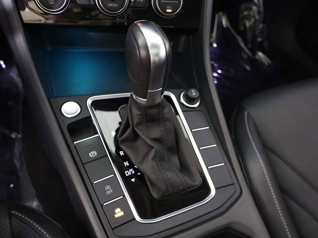 Used 2019 Volkswagen Jetta SEL Premium image 53