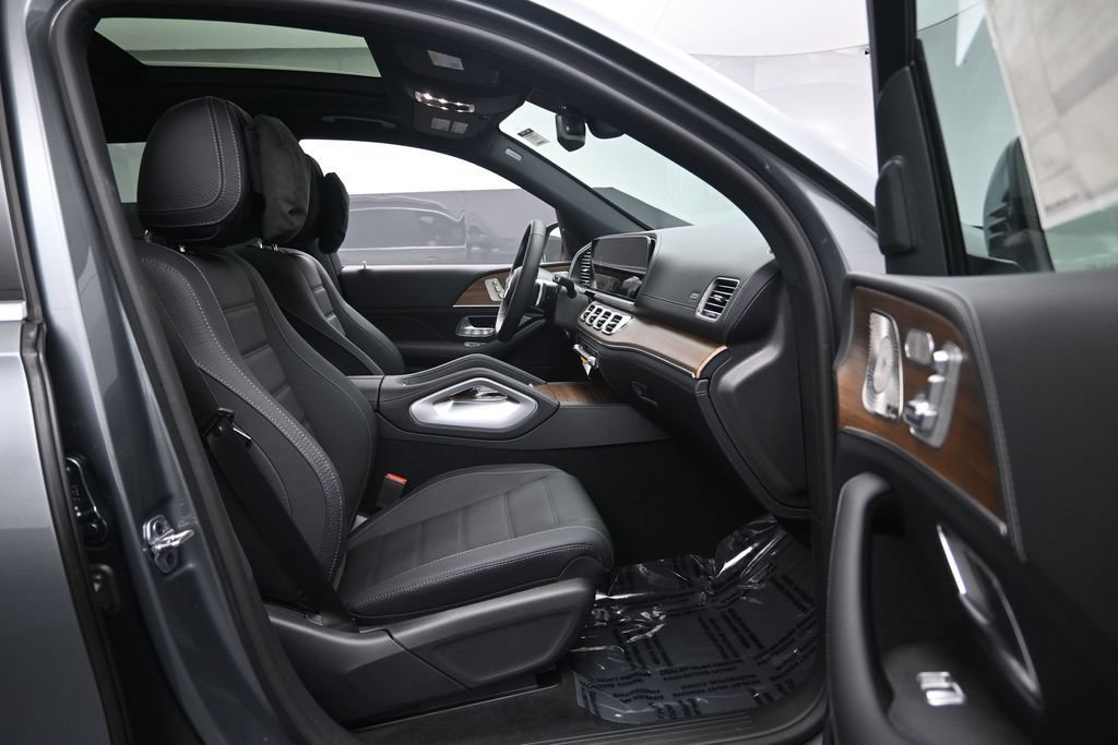 New 2026 Mercedes-Benz GLS 580 4MATIC image 24
