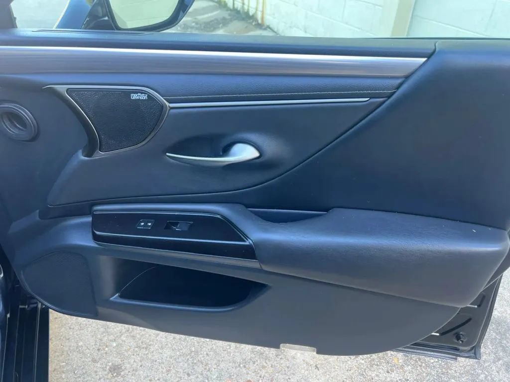 Used 2019 Lexus ES 350 F Sport w/ Accessory Package 2 FWD image 18