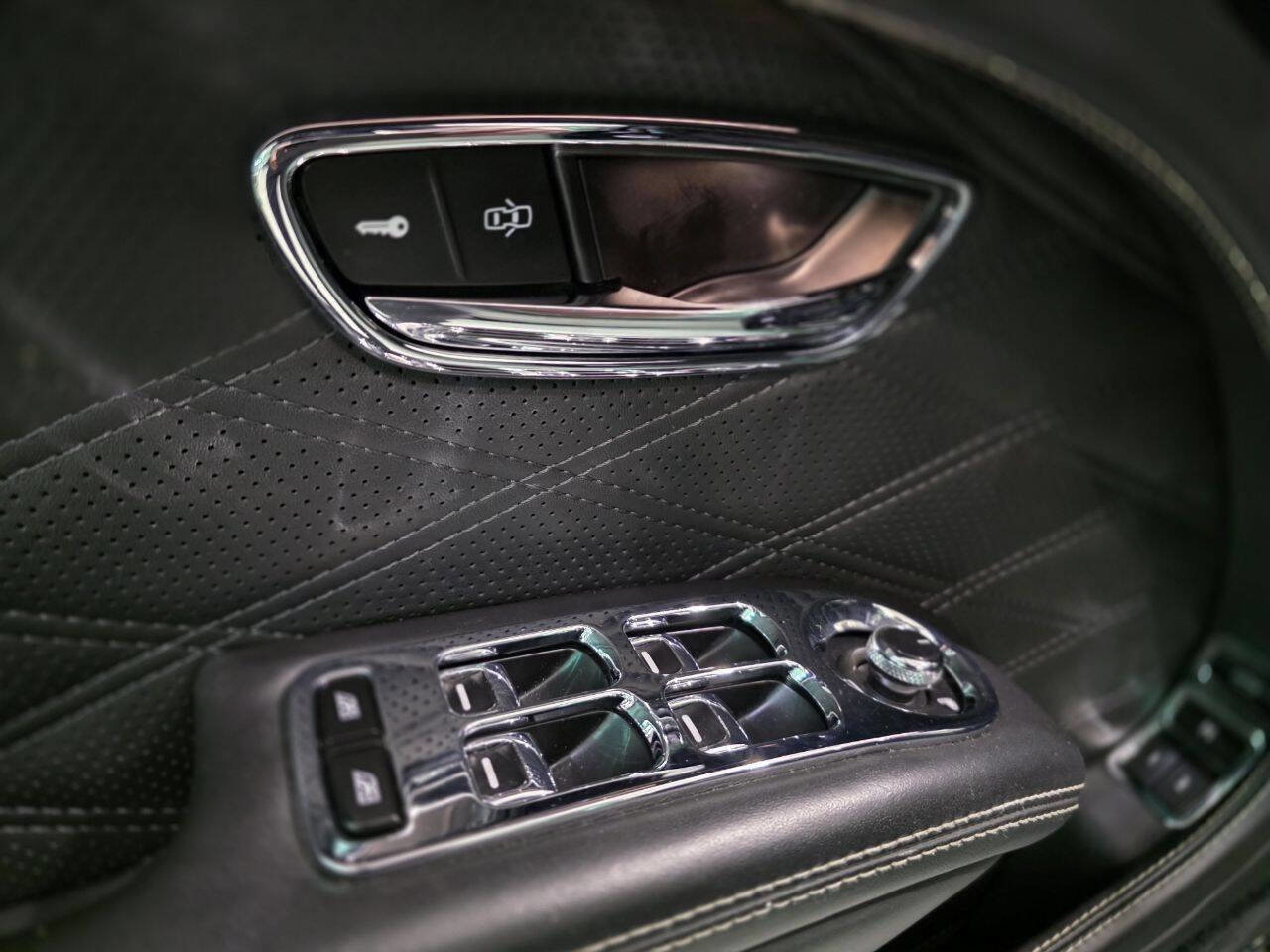 Used 2017 Bentley Mulsanne RWD image 18