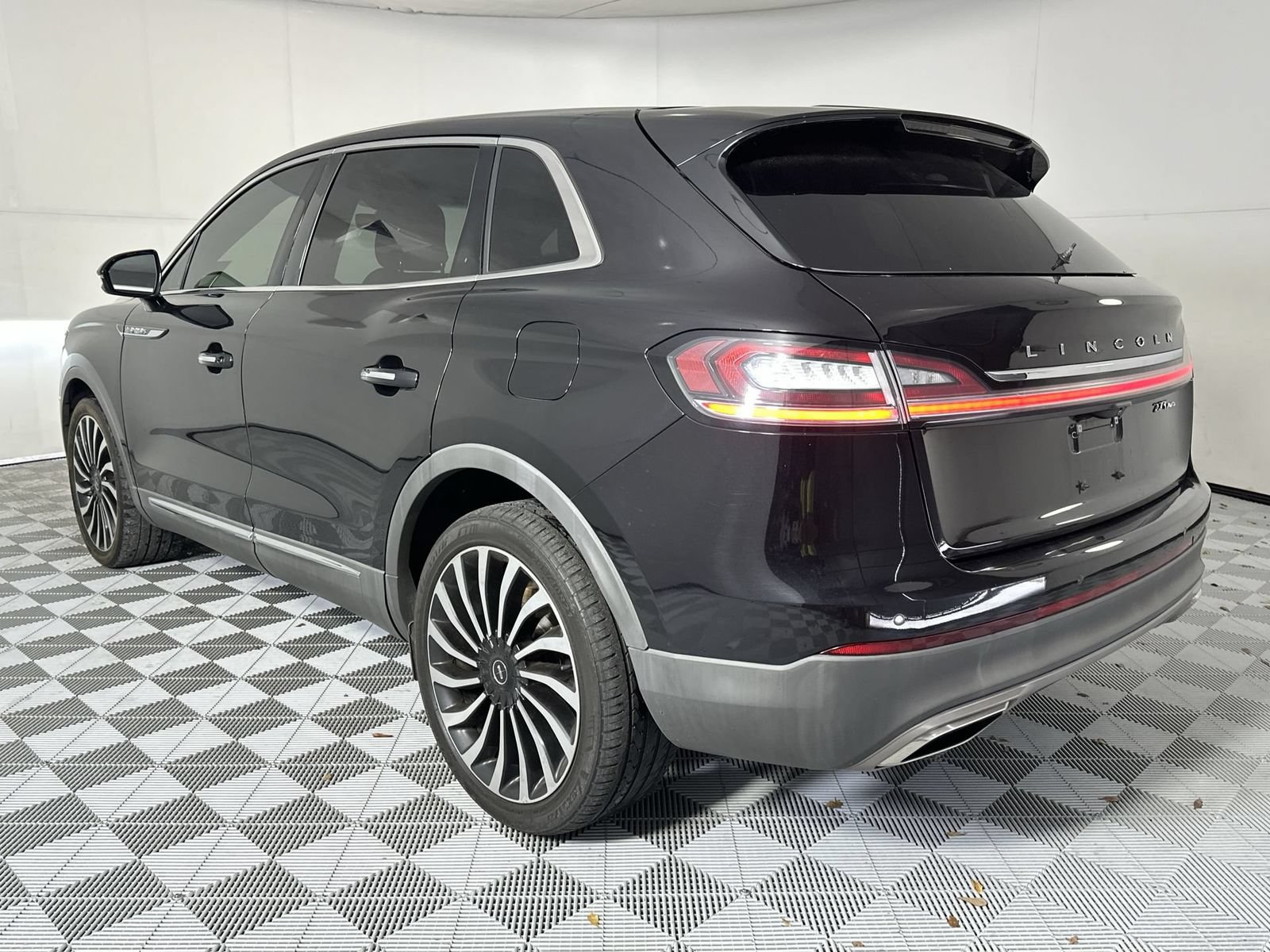 Used 2019 Lincoln Nautilus Black Label AWD/4WD image 6