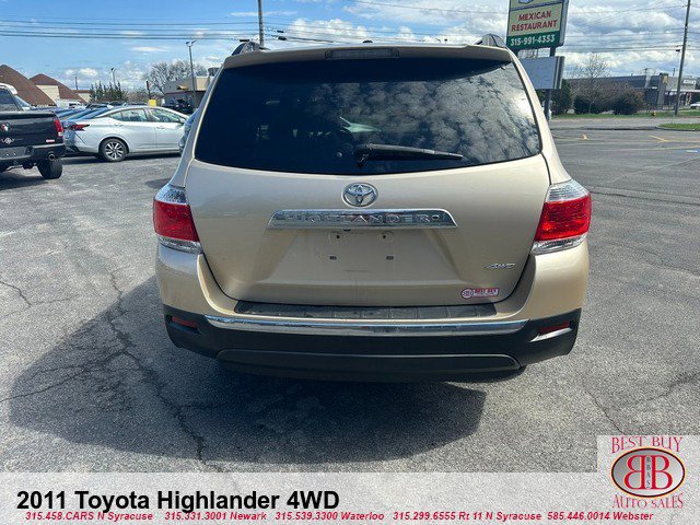 Used 2011 Toyota Highlander SE w/ Tow Pkg AWD/4WD image 4