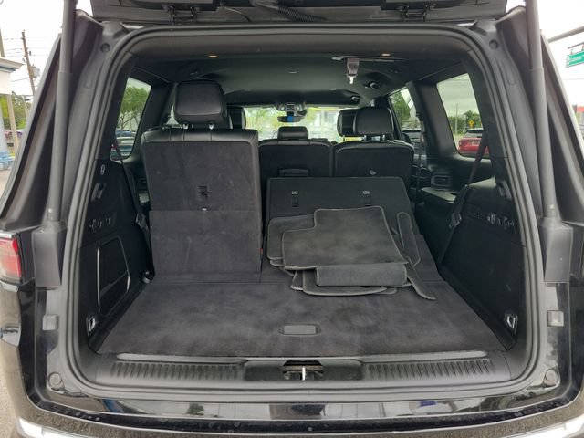 Used 2024 Jeep Wagoneer Series II w/ Flexible Seating Group RWD image 9