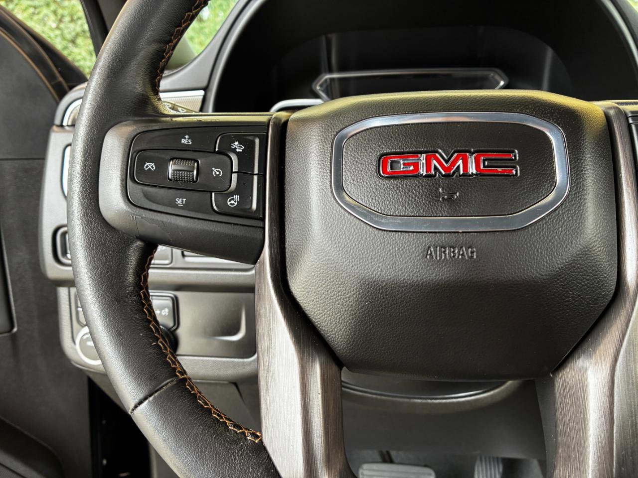 Used 2021 GMC Yukon XL AT4 image 27