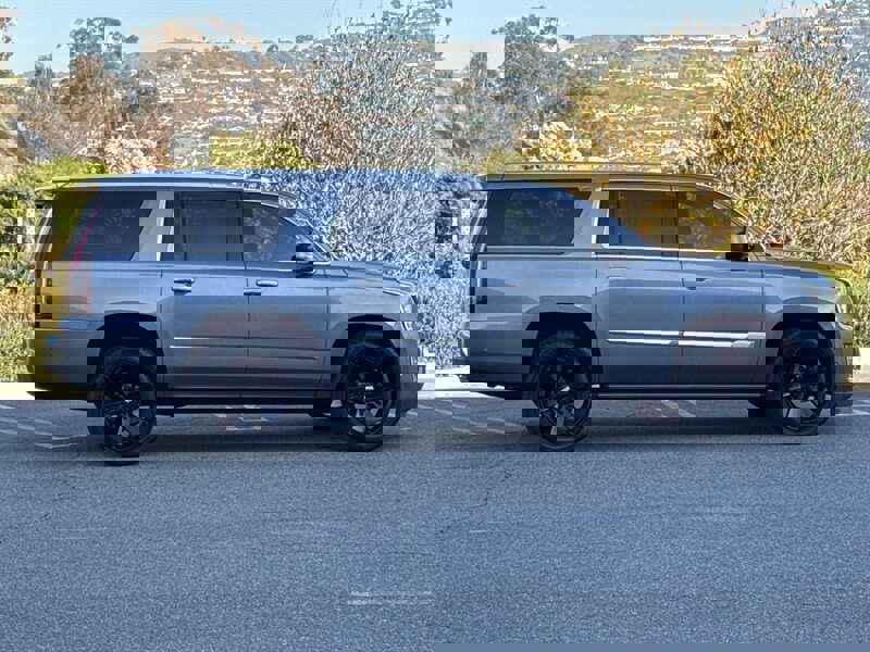 Used 2018 Cadillac Escalade ESV Platinum image 11