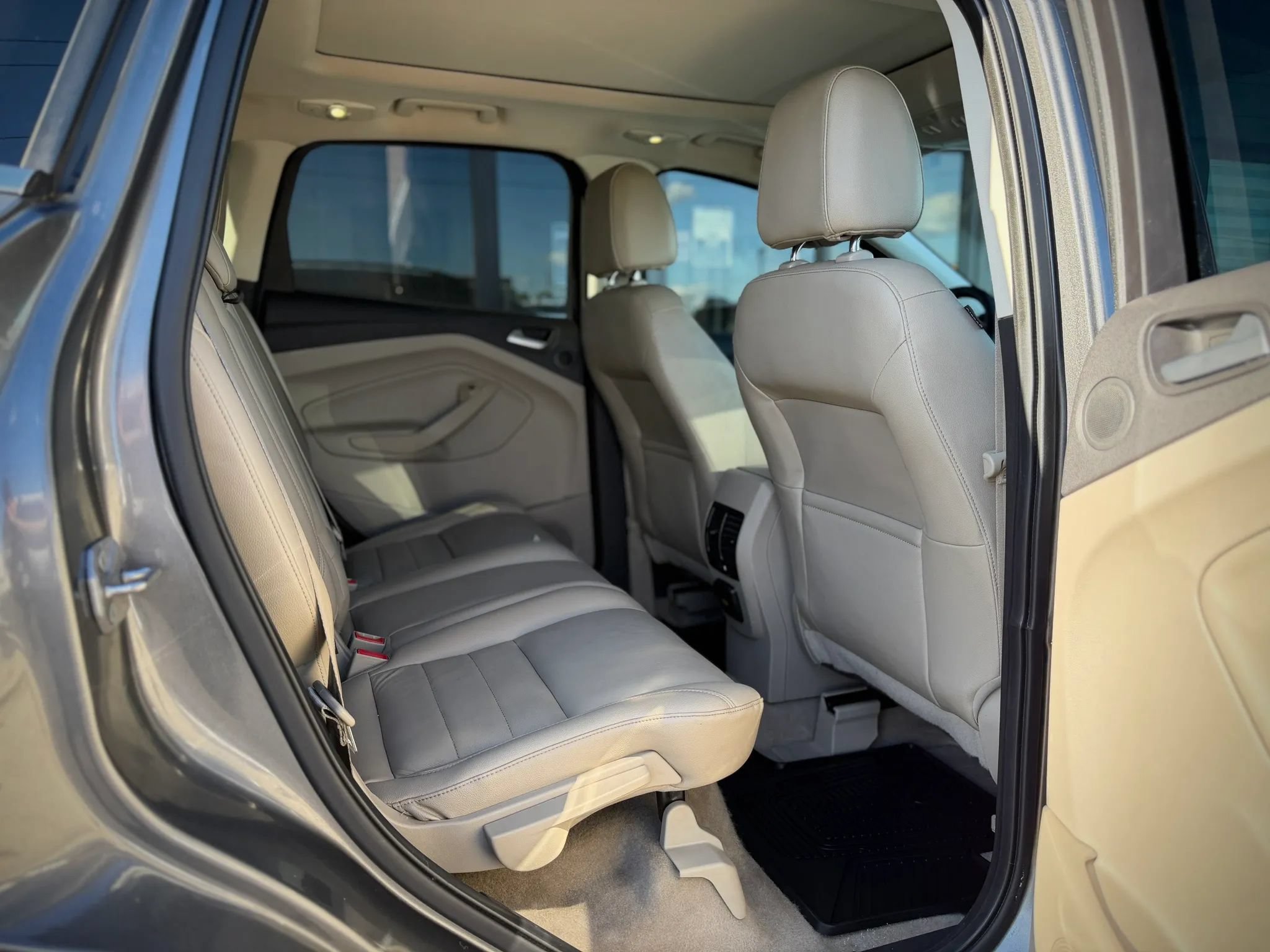 Used 2014 Ford Escape SE w/ Equipment Group 201A FWD image 17