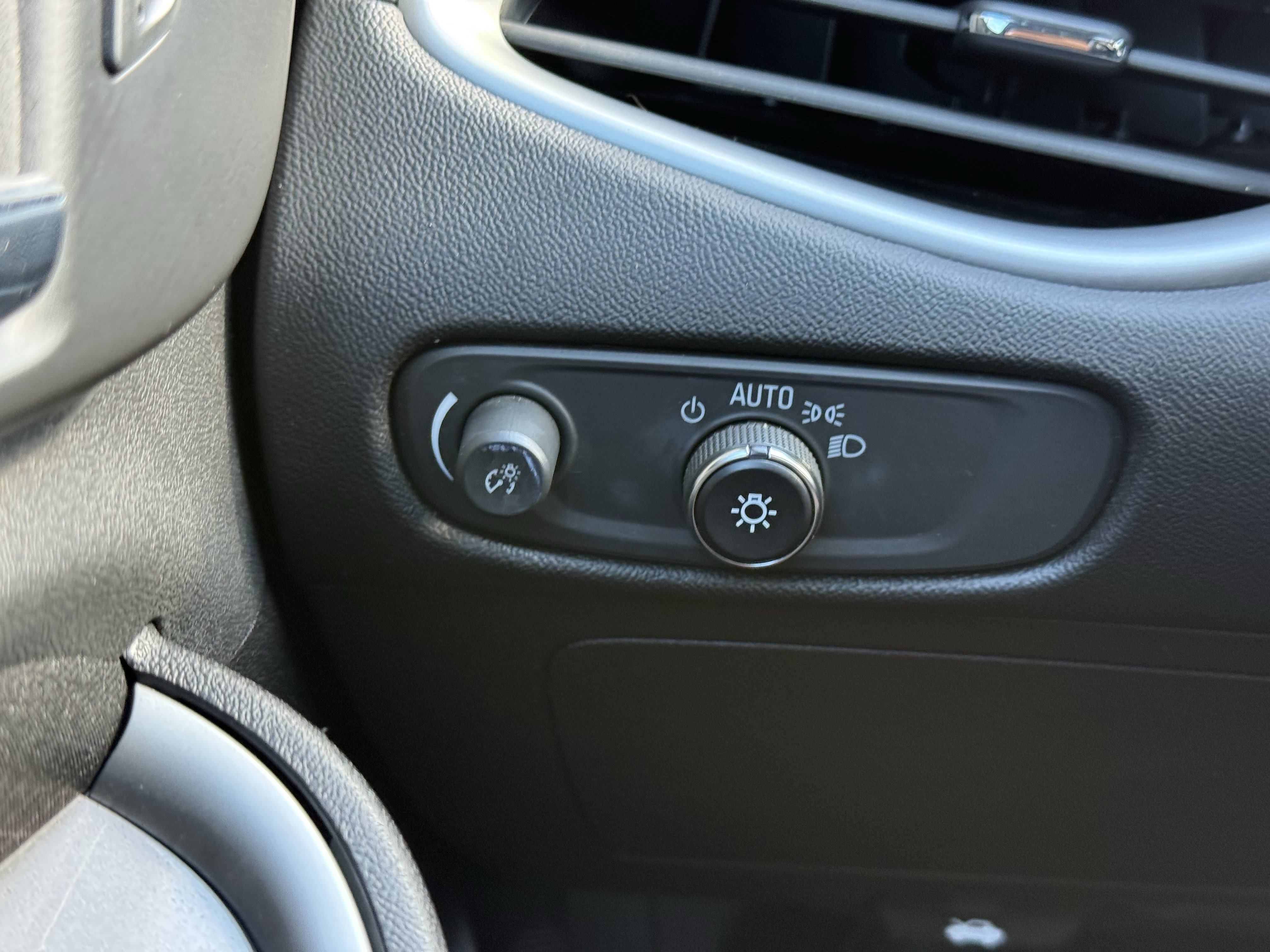 Used 2024 Chevrolet Malibu LT FWD image 27