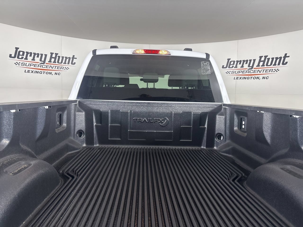 Used 2024 Ford F350 XLT w/ FX4 Off-Road Package AWD/4WD image 24