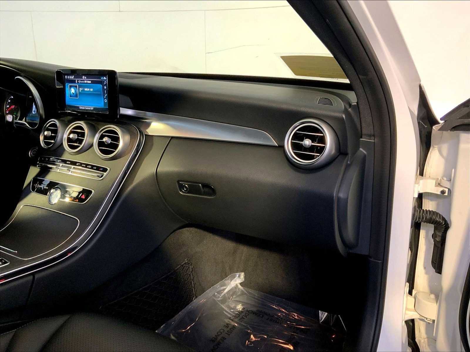 Used 2019 Mercedes-Benz C 300 4MATIC Sedan image 22