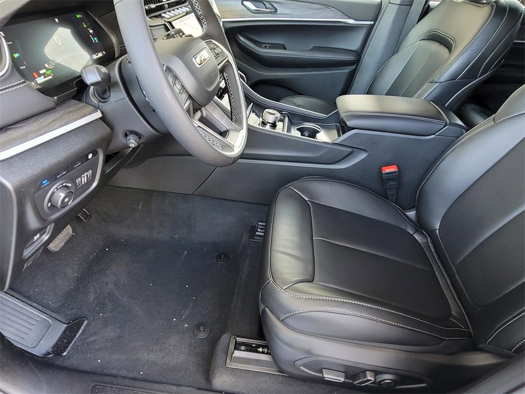 New 2025 Jeep Grand Cherokee Limited 4xe image 6