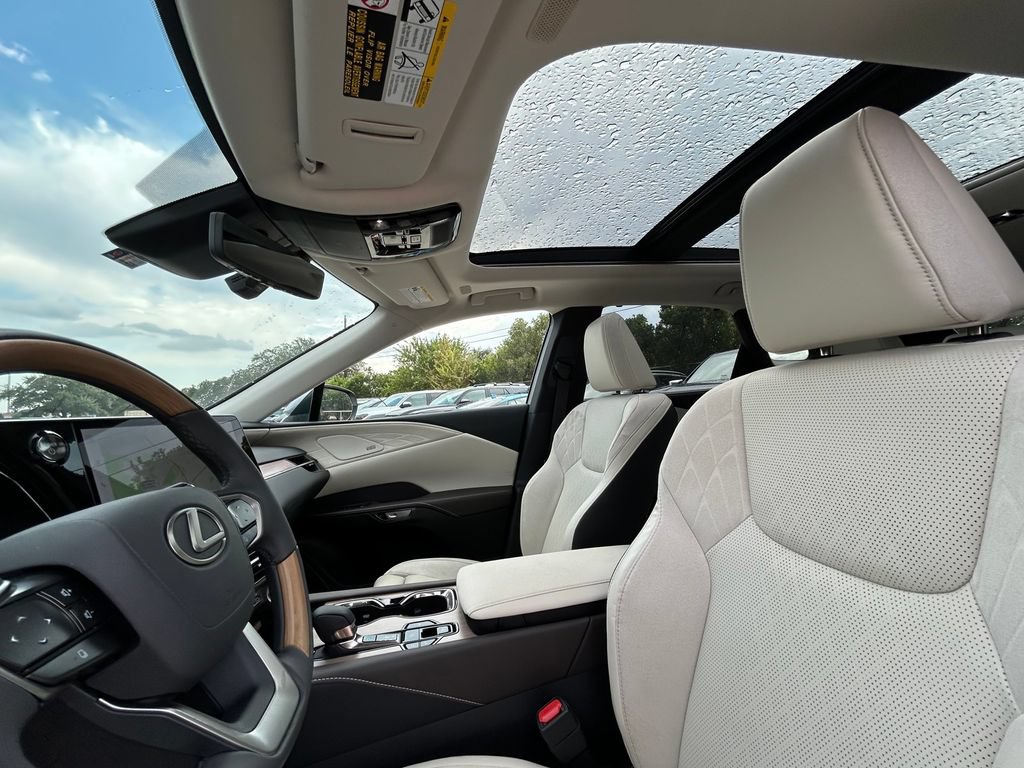 Used 2025 Lexus RX 350 w/ Accessory Package (P3) AWD/4WD image 12