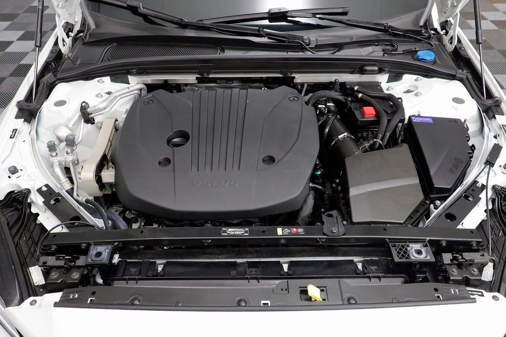 Used 2024 Volvo V60 B5 Cross Country Ultimate image 25