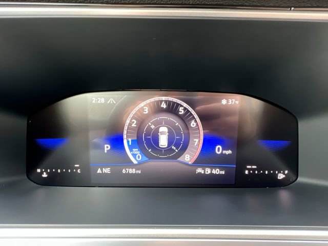 Used 2025 Volkswagen Taos SE image 15