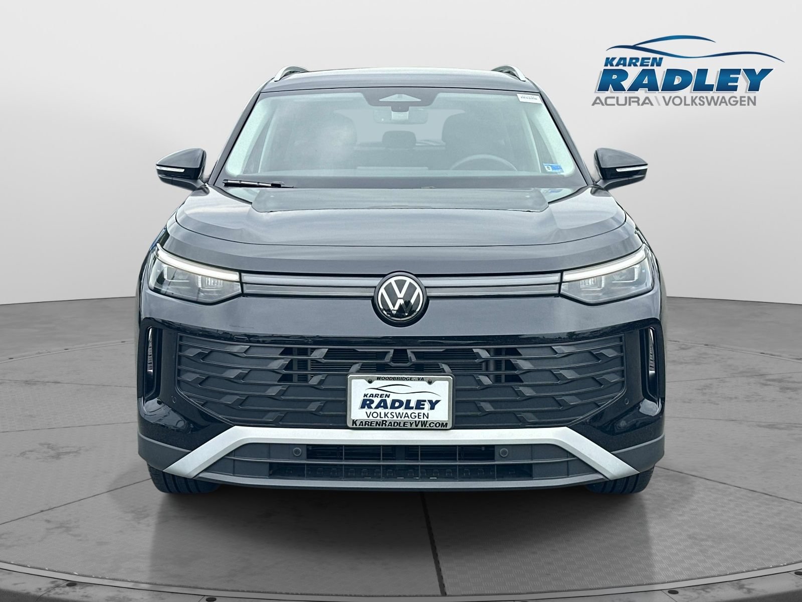 Certified 2025 Volkswagen Tiguan SE FWD image 6