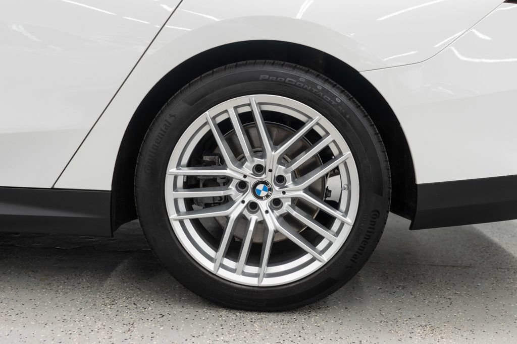 Used 2025 BMW 540i xDrive AWD/4WD image 32