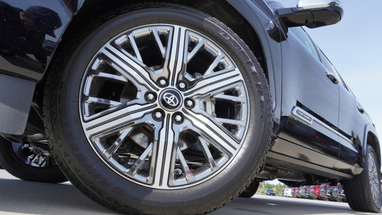 Used 2026 Toyota Sequoia Capstone image 11