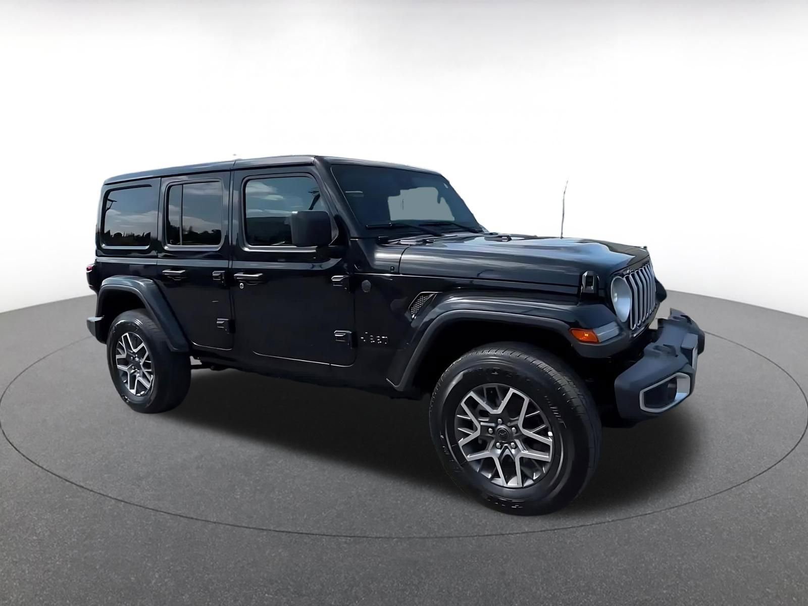 Used 2025 Jeep Wrangler Unlimited Sahara AWD/4WD image 2