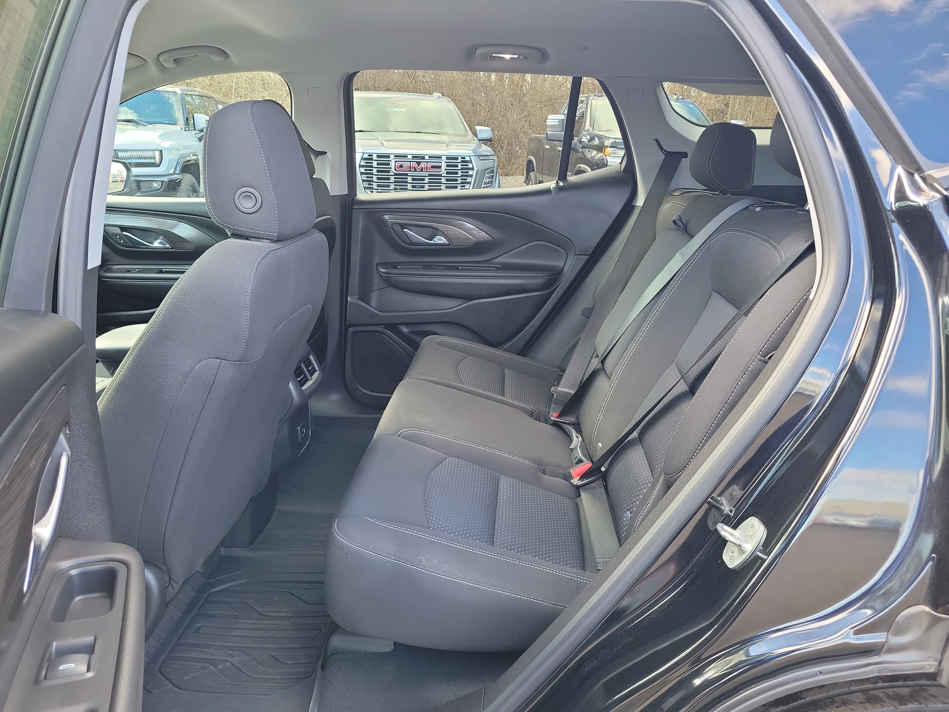 Used 2023 GMC Terrain SLE w/ Driver Convenience Package image 13