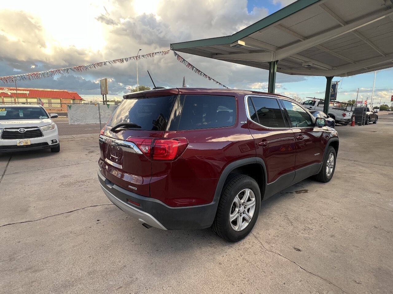 Used 2017 GMC Acadia SLE w/ LPO, Floor Liner Package AWD/4WD image 7