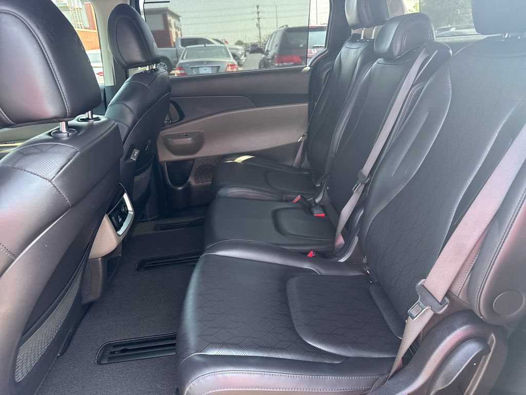 Used 2025 Kia Carnival SX FWD image 30