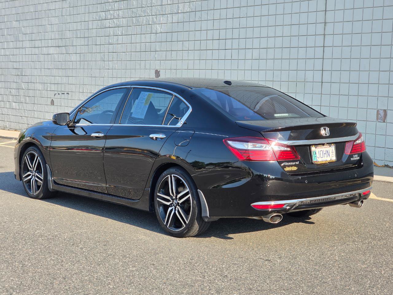 Used 2017 Honda Accord Touring image 5