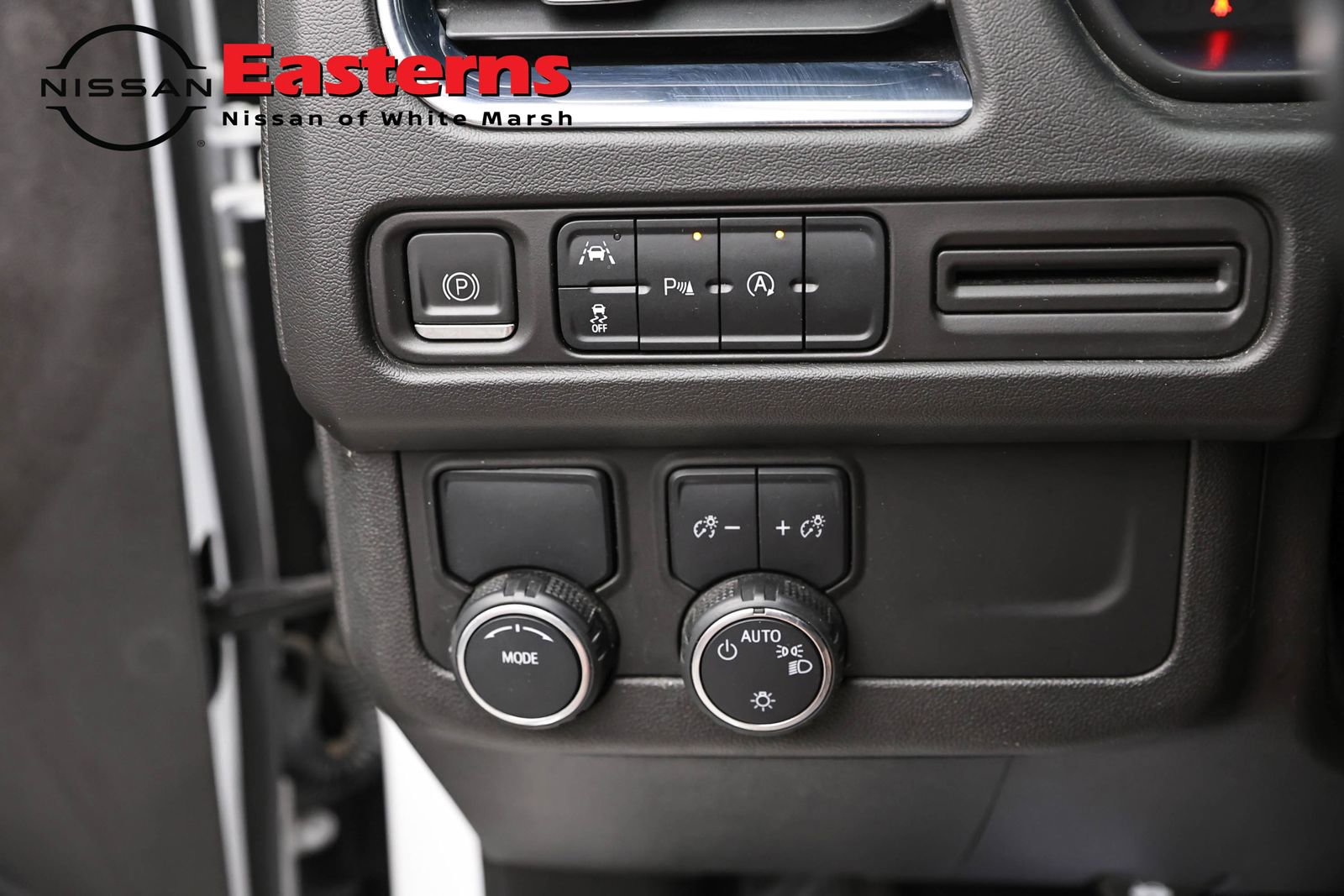 Used 2023 Chevrolet Suburban Premier RWD image 20