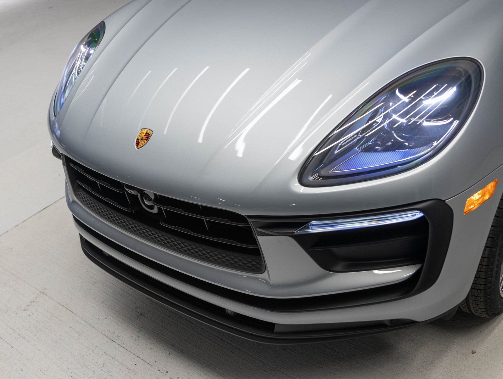 Certified 2026 Porsche Macan image 33