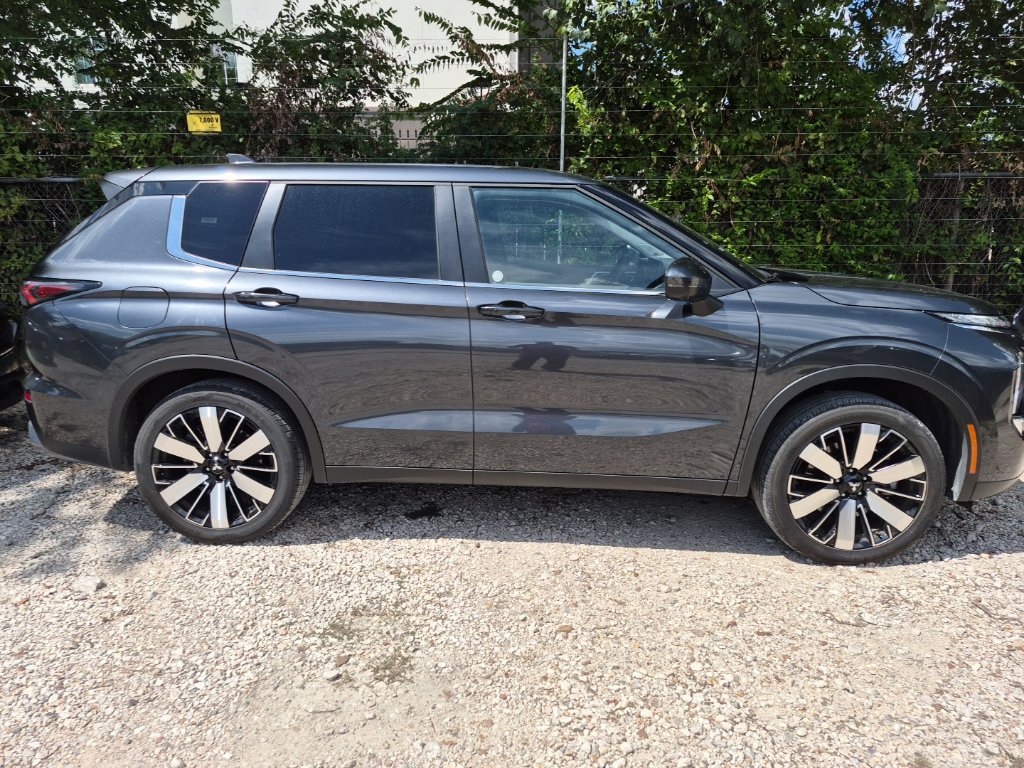 Used 2025 Mitsubishi Outlander SE AWD/4WD image 5