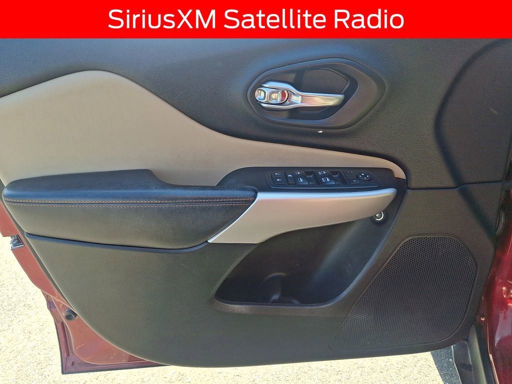 Used 2018 Jeep Cherokee Limited image 12