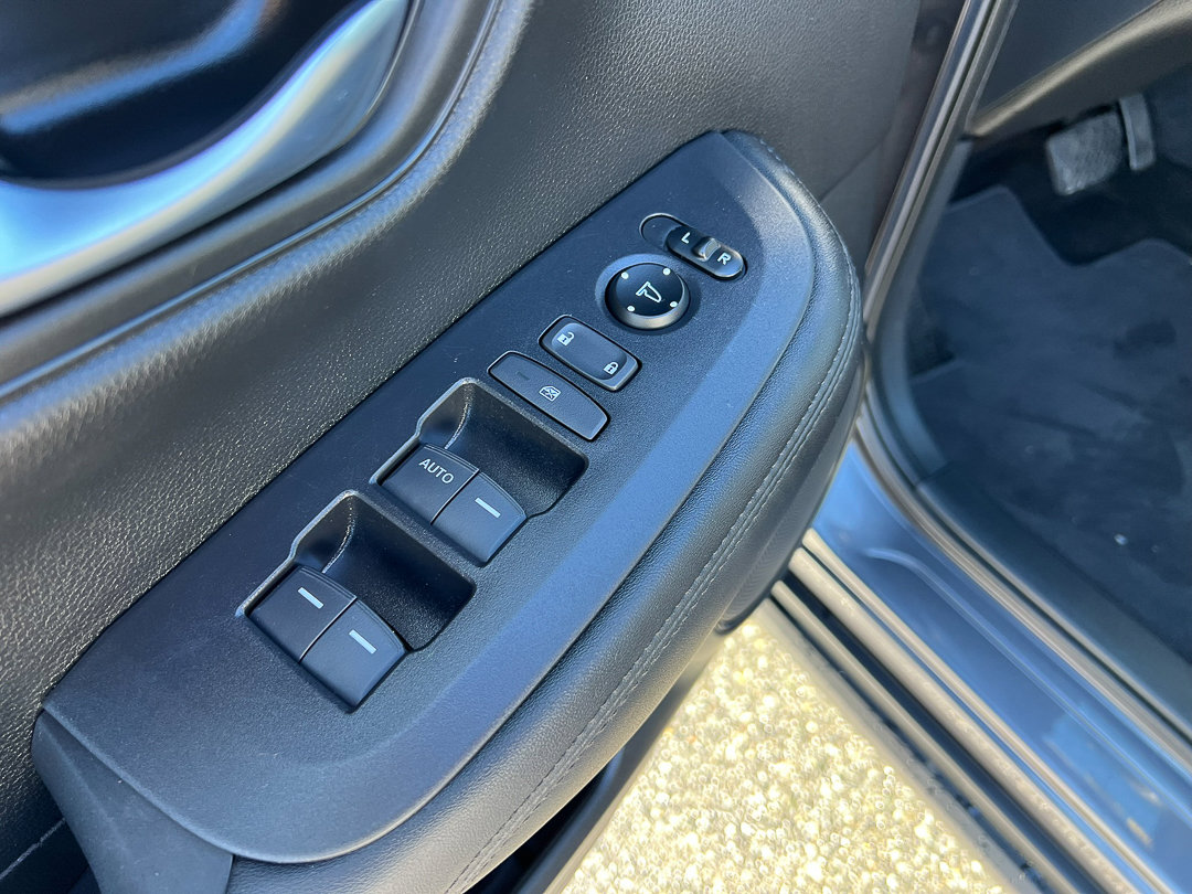 Used 2023 Honda HR-V LX image 12