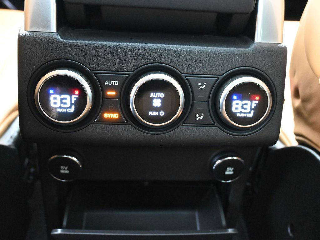 Used 2018 Land Rover Discovery HSE image 22