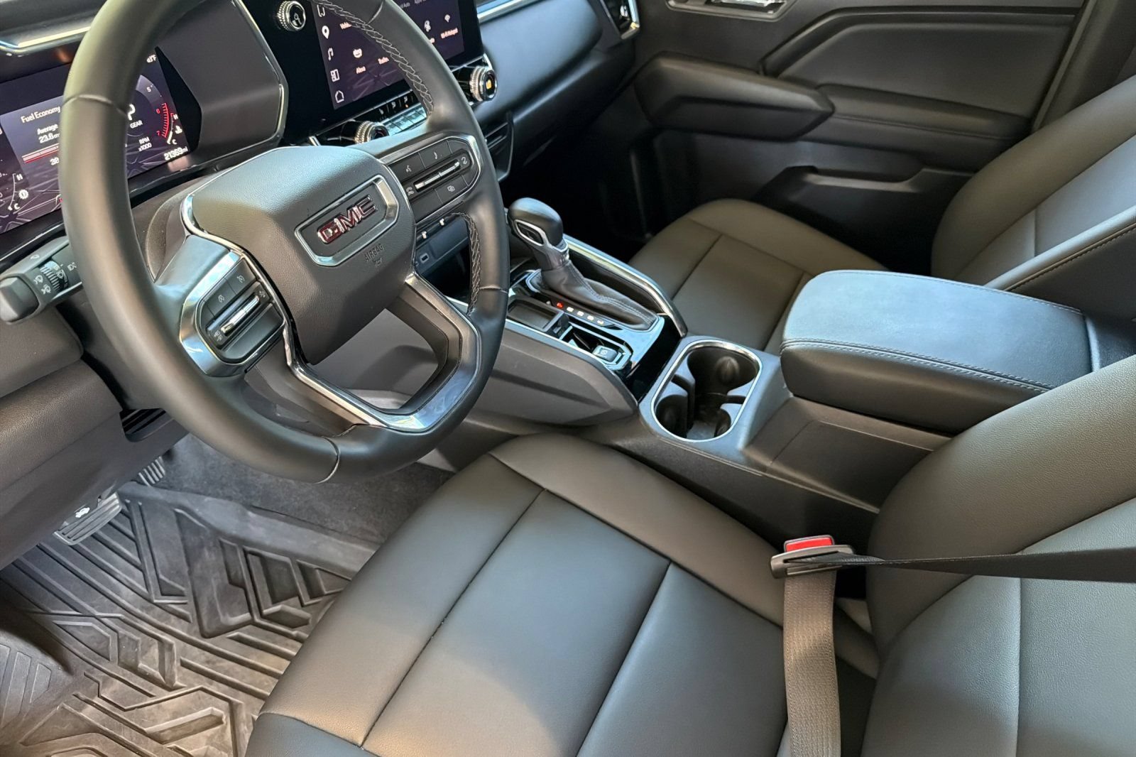 Used 2024 GMC Canyon Elevation w/ Elevation Premium Package RWD image 10