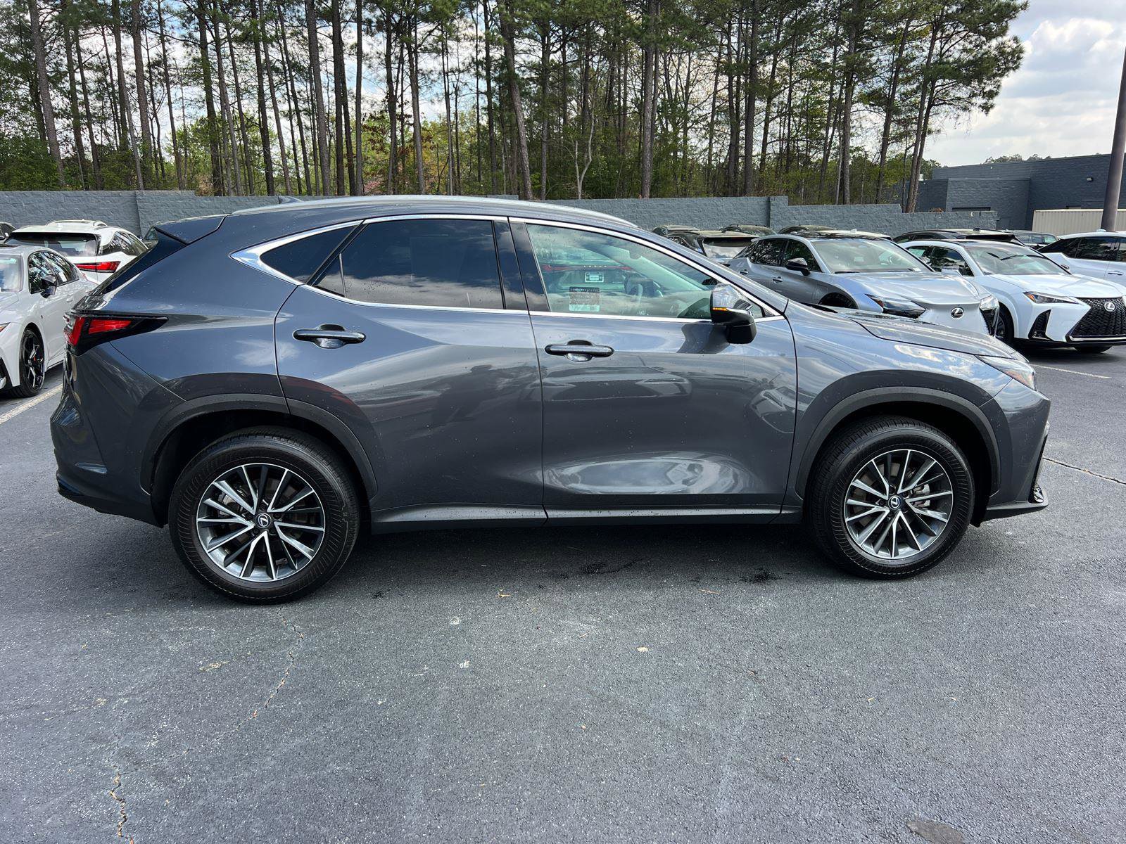Used 2025 Lexus NX 250 FWD w/ Towing Package (2000 Lbs) image 5