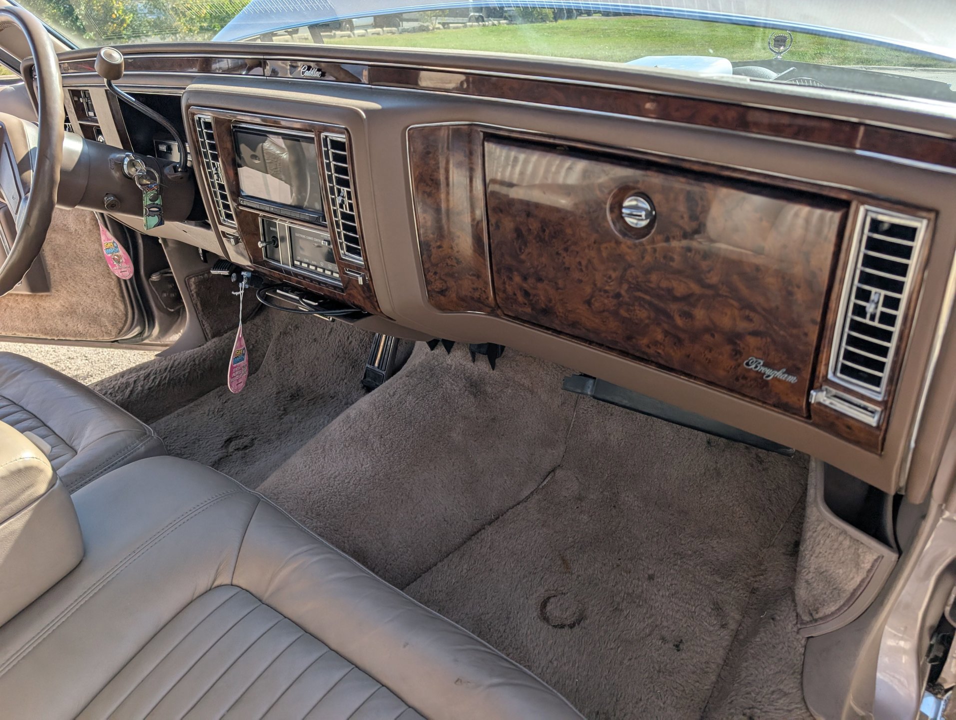 Used 1990 Cadillac Brougham image 79