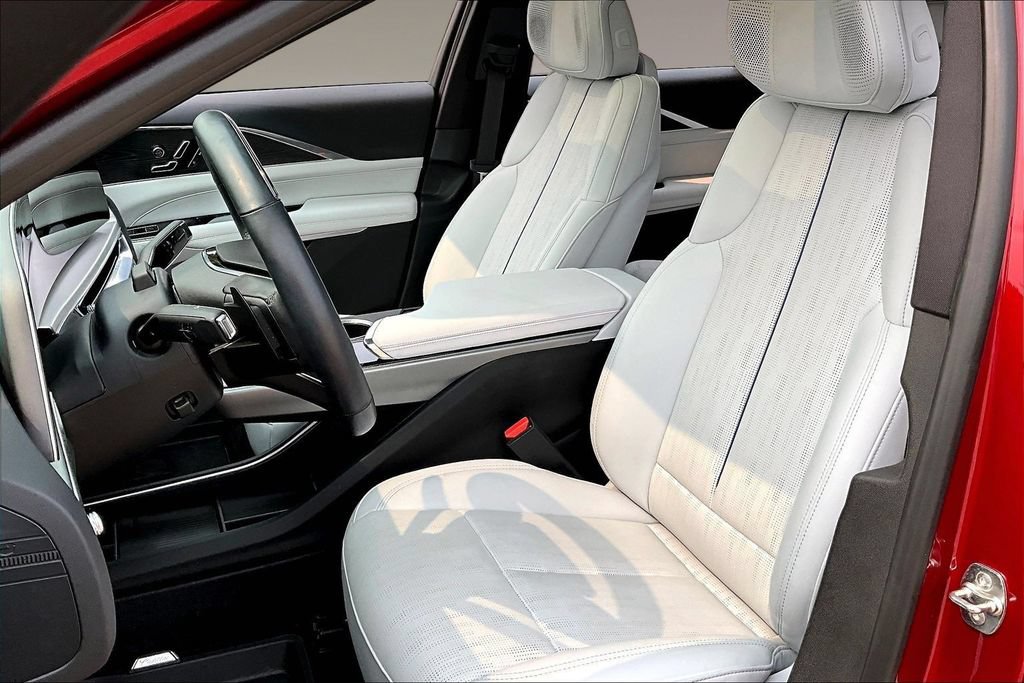 Used 2024 Cadillac Lyriq Luxury w/ LPO, Floor Liner Package AWD/4WD image 26