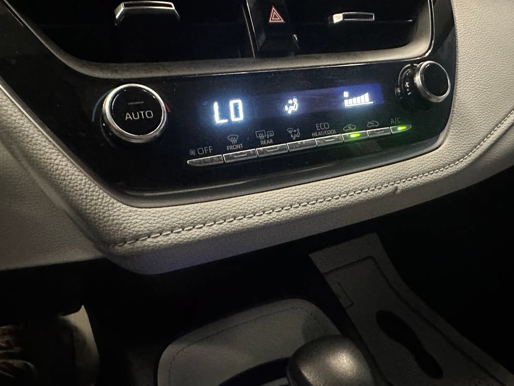 Used 2020 Toyota Corolla SE FWD image 15