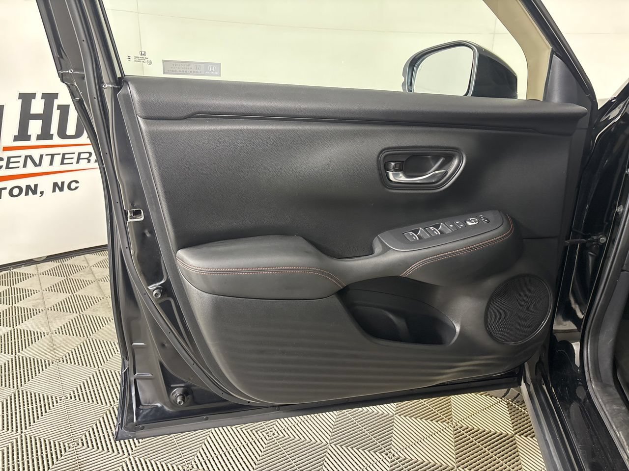 Used 2024 Honda HR-V Sport image 7