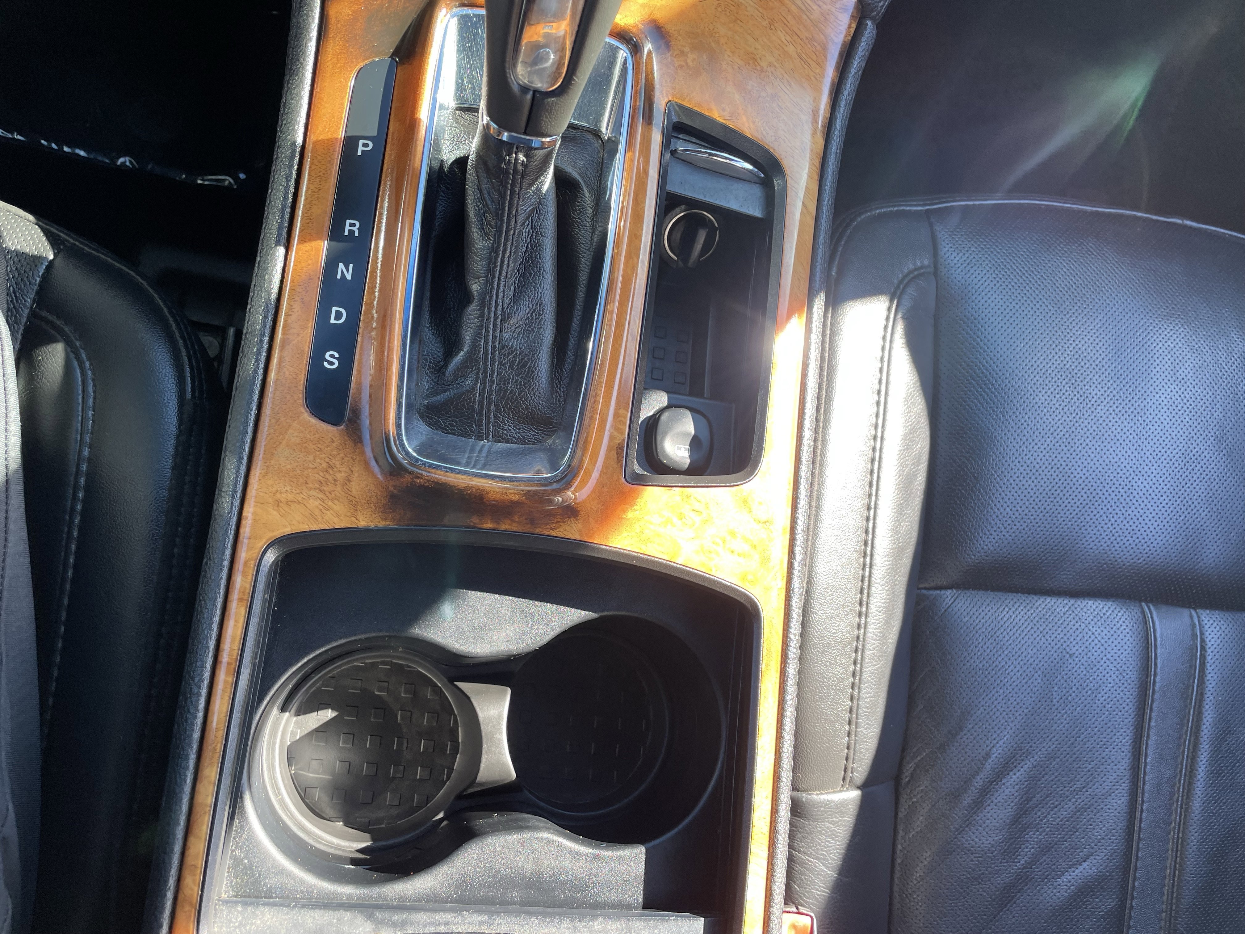 Used 2014 Lincoln MKS AWD w/ Equipment Group 101A image 22