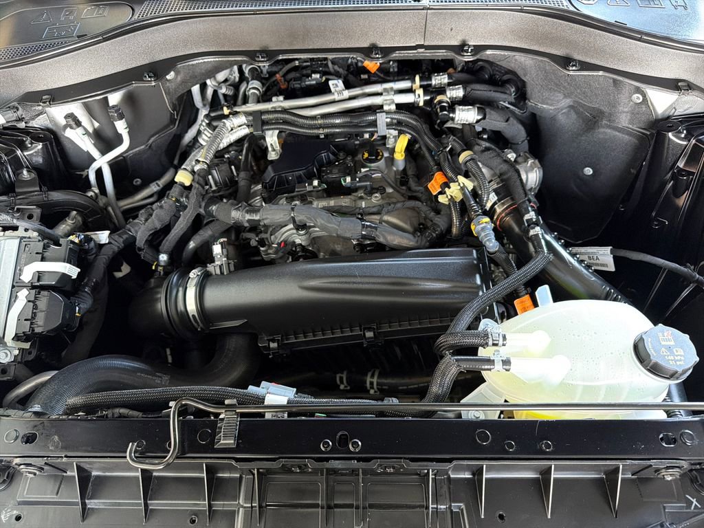 Used 2025 Ford Explorer Active image 43