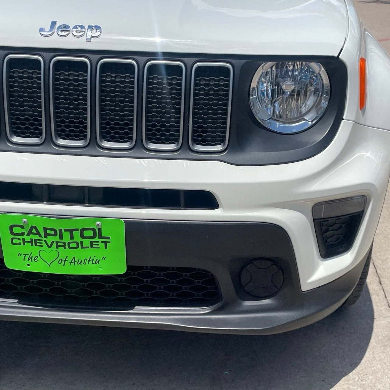 Used 2023 Jeep Renegade Latitude AWD/4WD image 7
