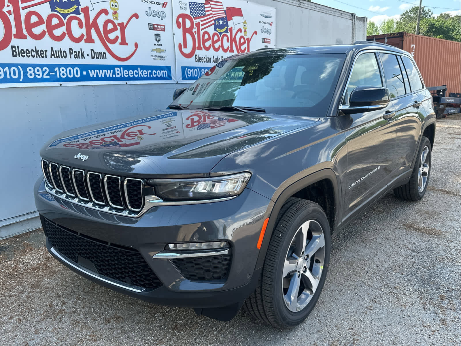 New 2025 Jeep Grand Cherokee Limited w/ Luxury Tech Group II image 6