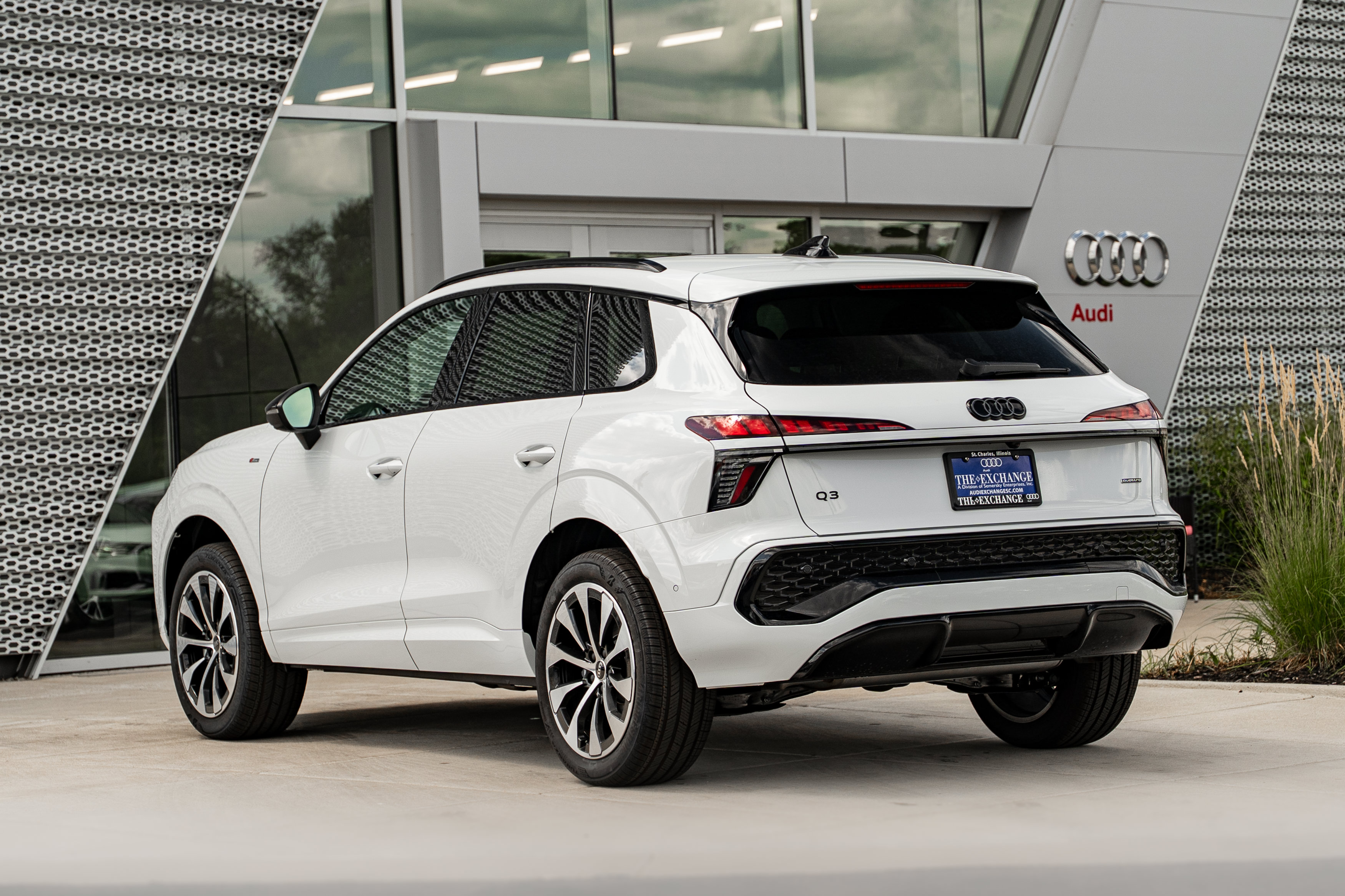 New 2026 Audi Q3 quattro 2.0T AWD/4WD image 5