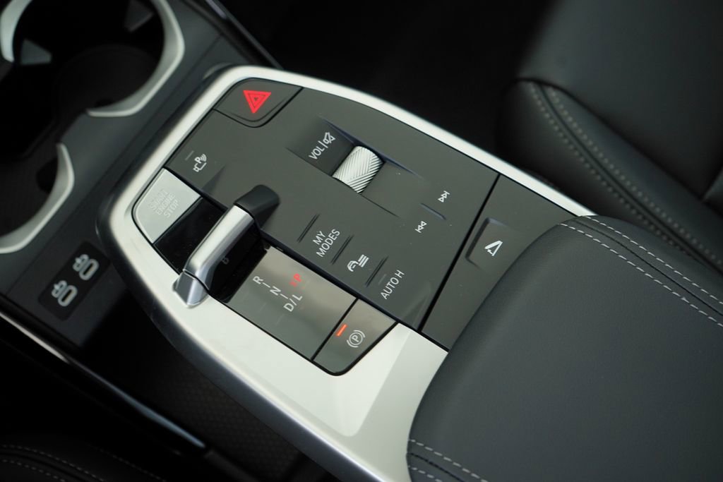 Used 2025 BMW X1 xDrive28i w/ Technology Package image 19